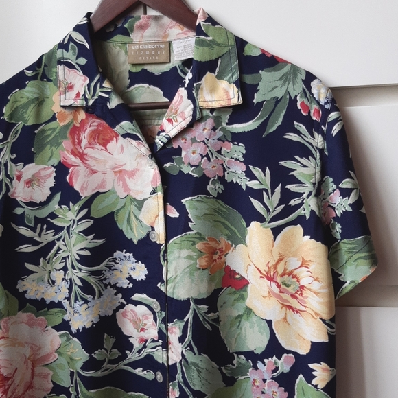 🌺LIZ CLAIBORNE Floral Button Top - Picture 2 of 9